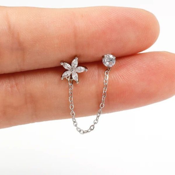 Piercing Labret Duplo Flor Com Corrente e Ponto de Luz/T664 - Imagem 1